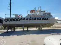 କ୍ରୁ ବୋଟ୍ ବିକ୍ରୟ ପାଇଁ